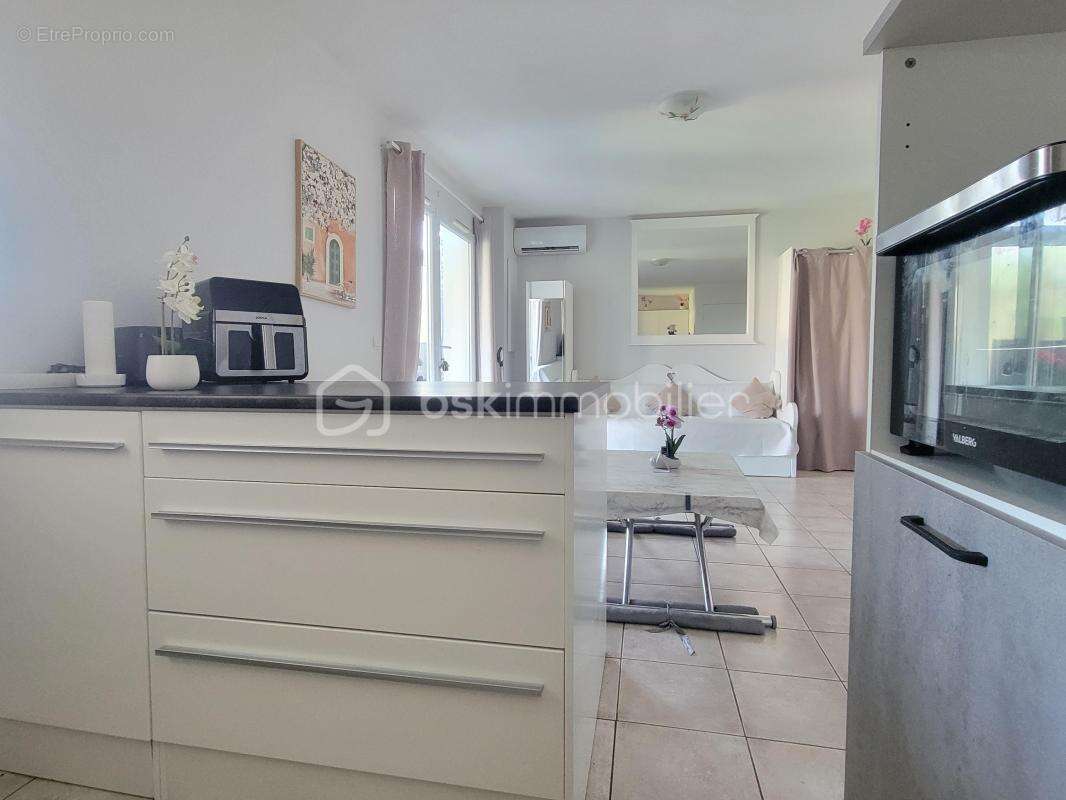 Pavillon T3 de 54 M² + 15 m² de vérenda + grand jardin dans une résidence sécurisée avec pisicine, entre Colombiers et Béziers - photo 9