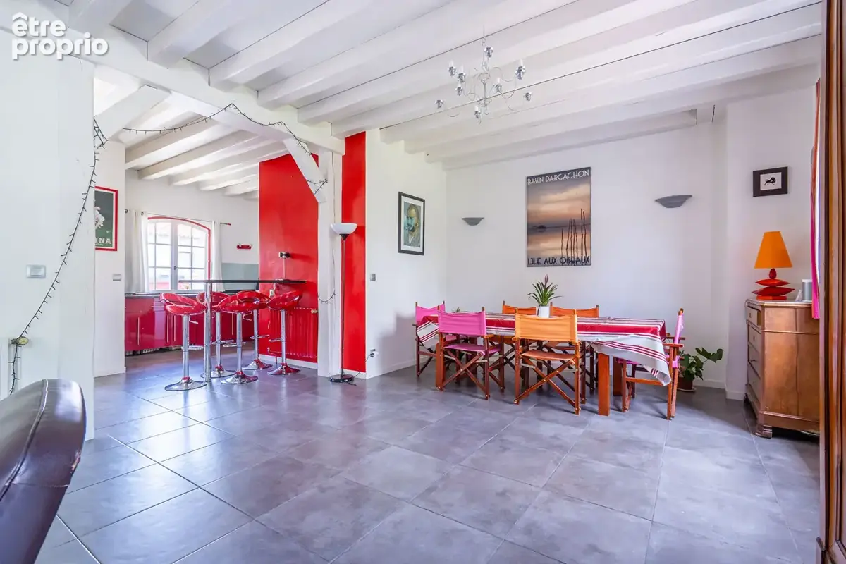 Bègles Proche Barrière - Maison de 188m² avec jardin et garage - photo 4