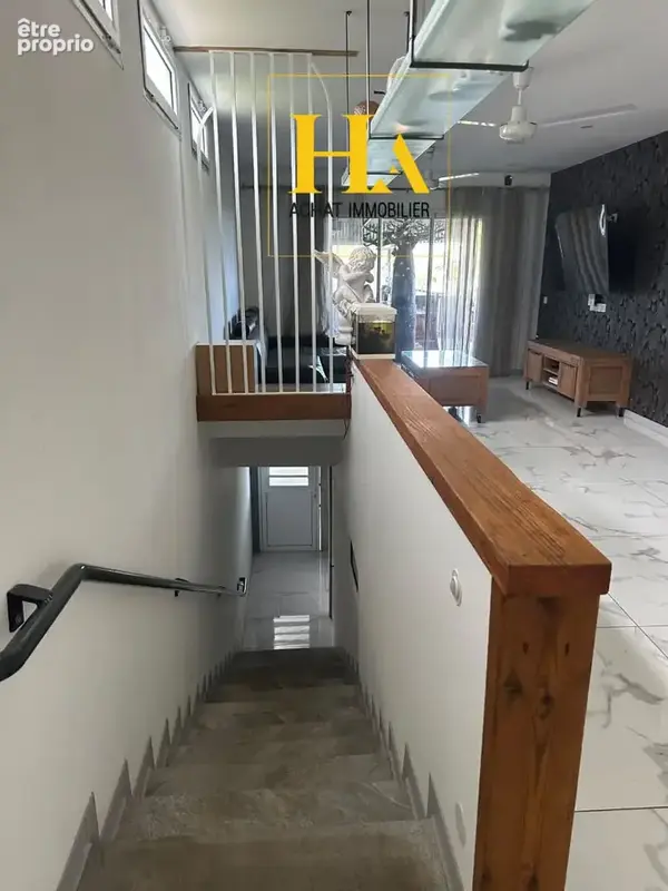 Maison + dépendance, La Riviere 6 pièces 211 m2  Vue mer ? Grand potentiel - photo 8