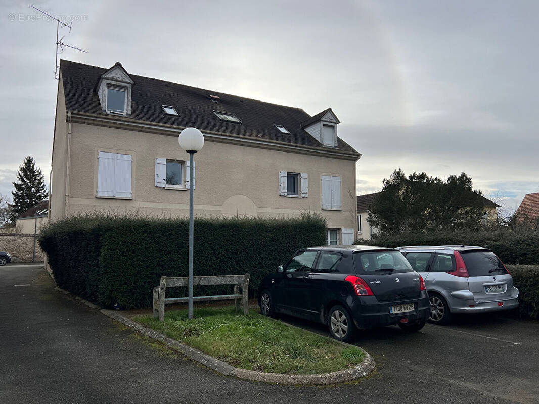 Appartement à EPERNON