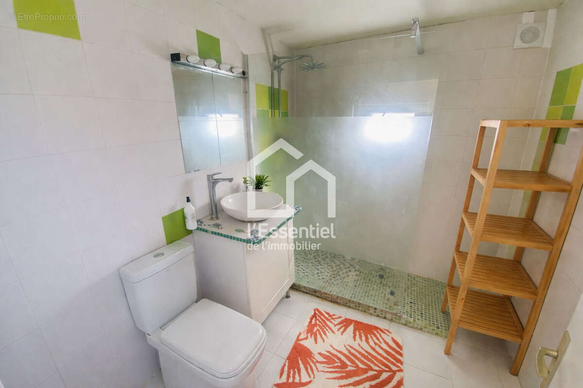 Appartement à CHANTELOUP-LES-VIGNES