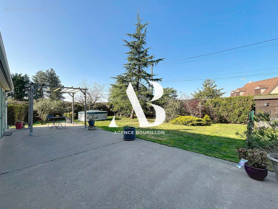 Maison à LA CHAPELLE-RABLAIS