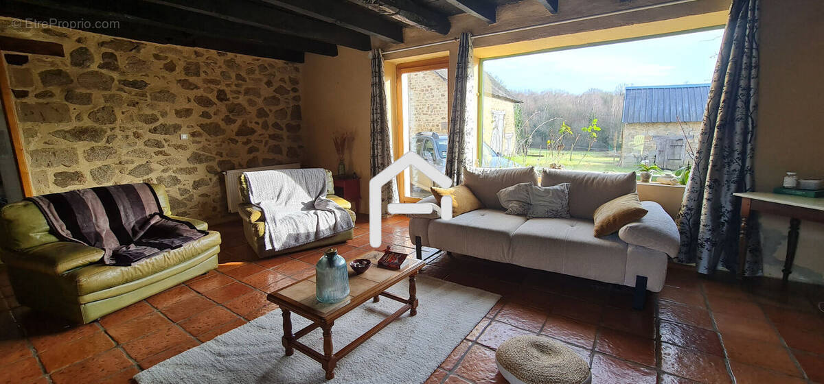 Maison à OBJAT