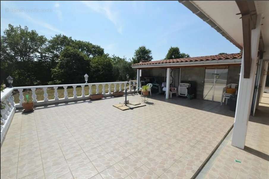 Maison à CASTELNAU-MAGNOAC