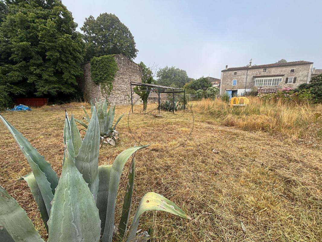 Maison de village avec terrain attenant - photo 5