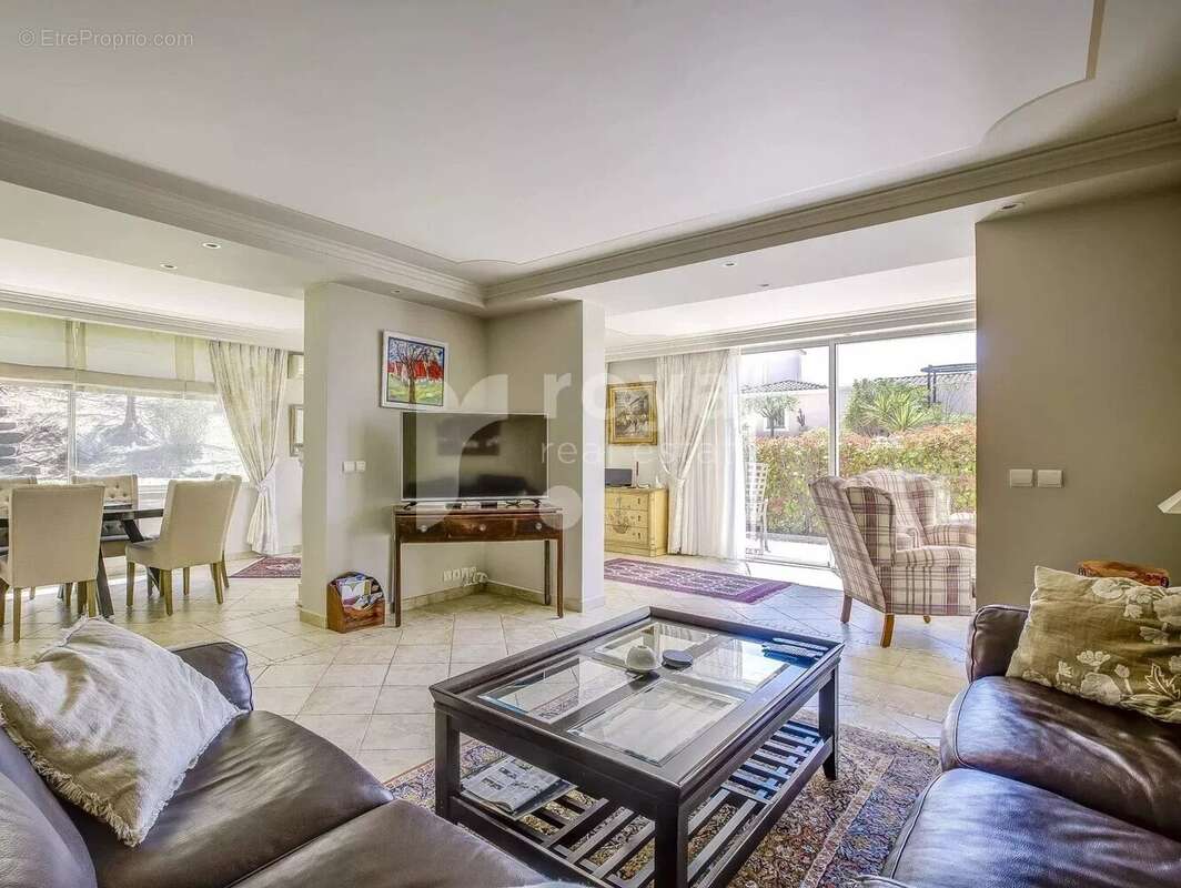 Appartement à MOUGINS