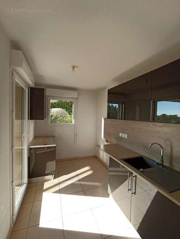 Appartement à SAINT-LAURENT-DU-VAR