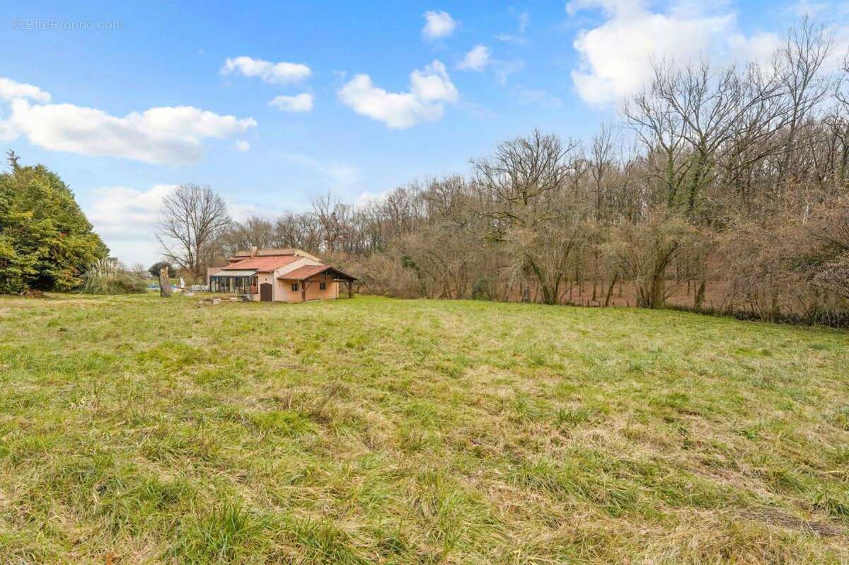 Maison à MONDONVILLE