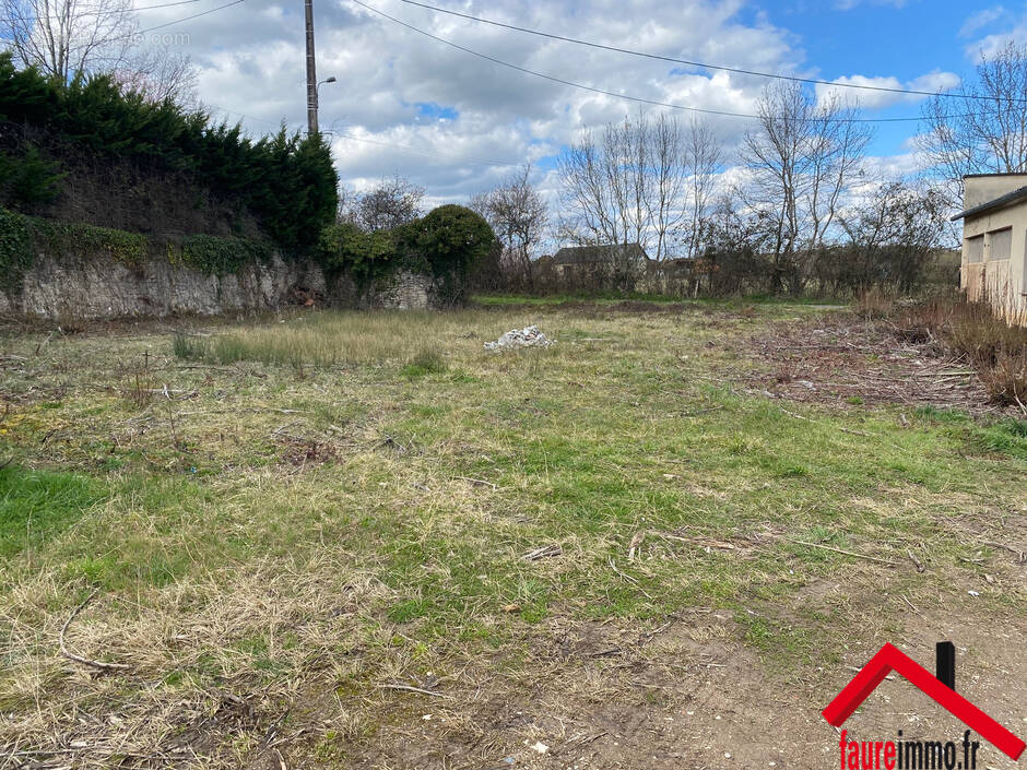 Terrain à LA FEUILLADE