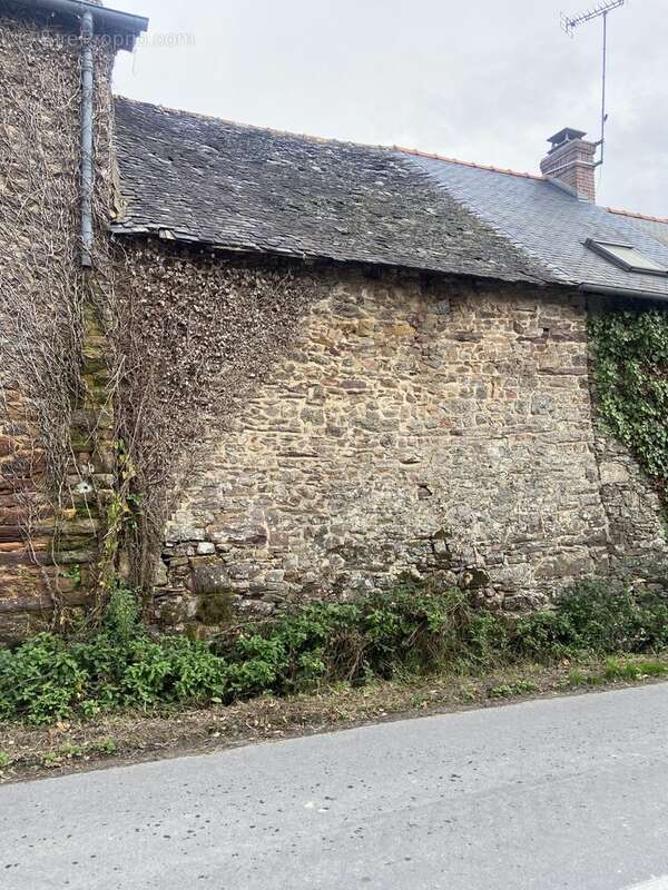Maison à LA CHAPELLE-BOUEXIC
