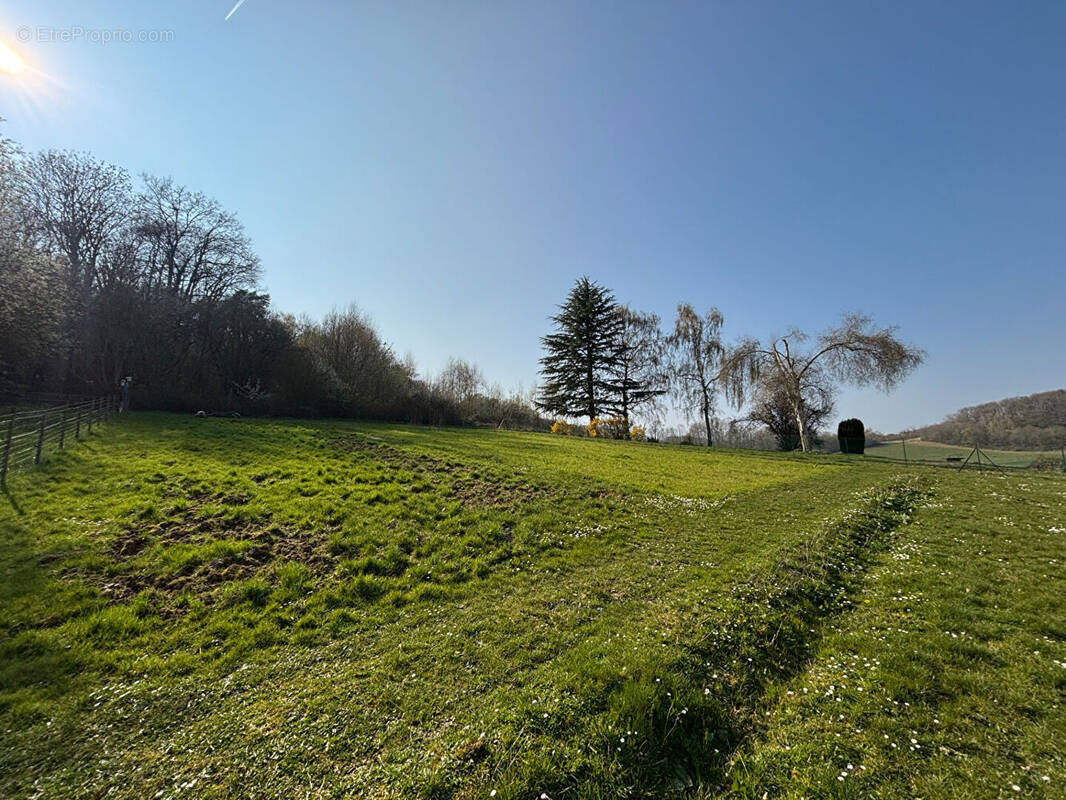 Terrain à SAINTE-GENEVIEVE