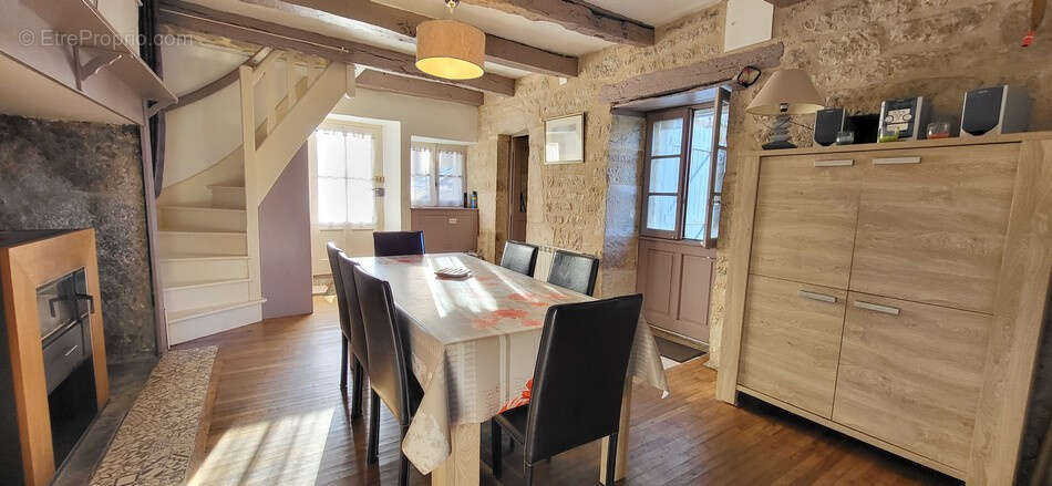 Maison à MONTFAUCON