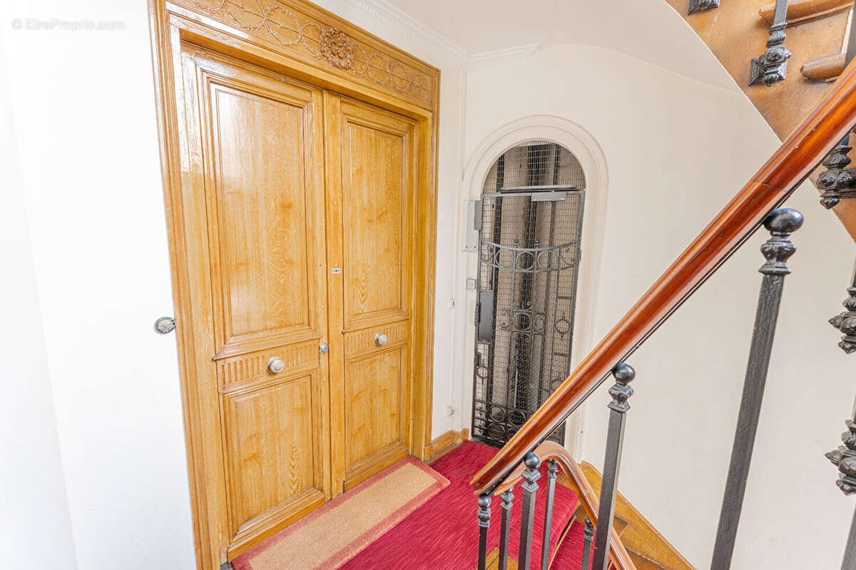 Appartement à PARIS-15E