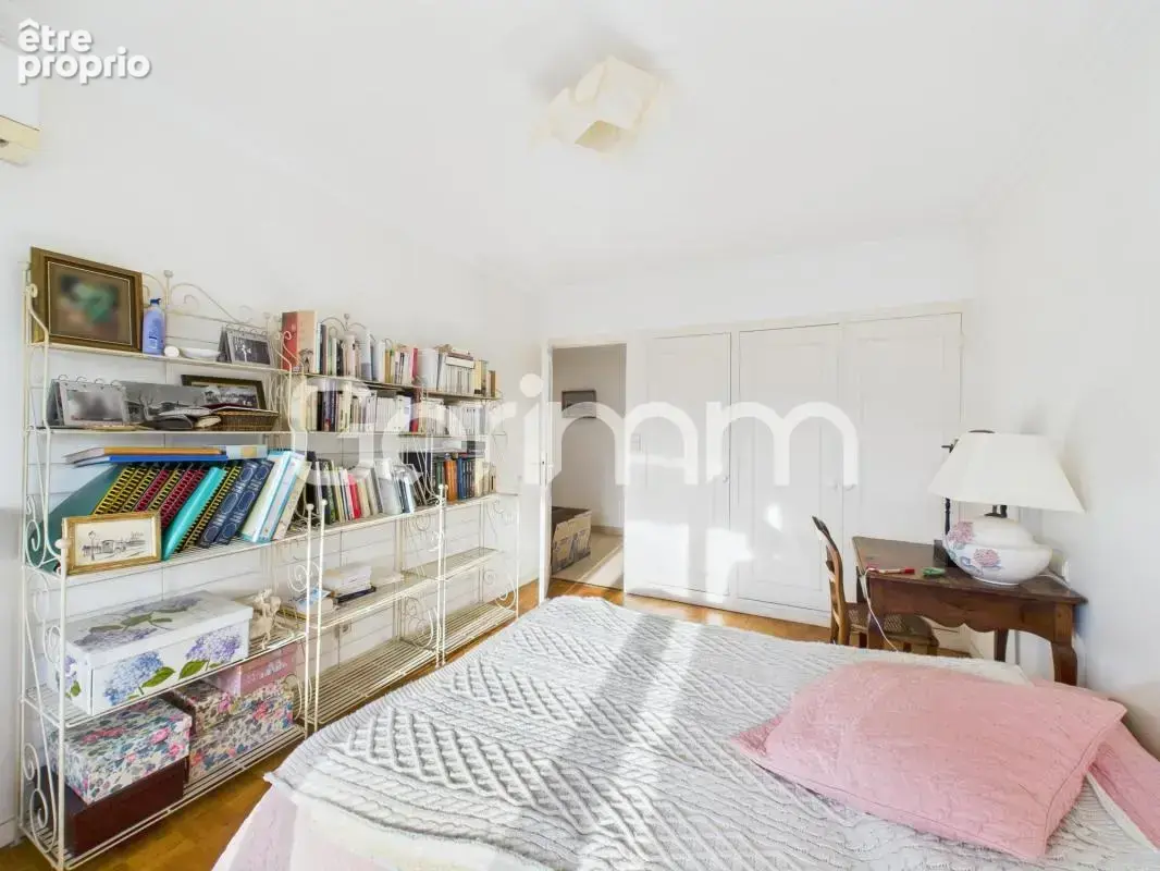 Vente - Appartement - 3 pièces + cuisine - 75 m² - 215 000 € - - photo 22