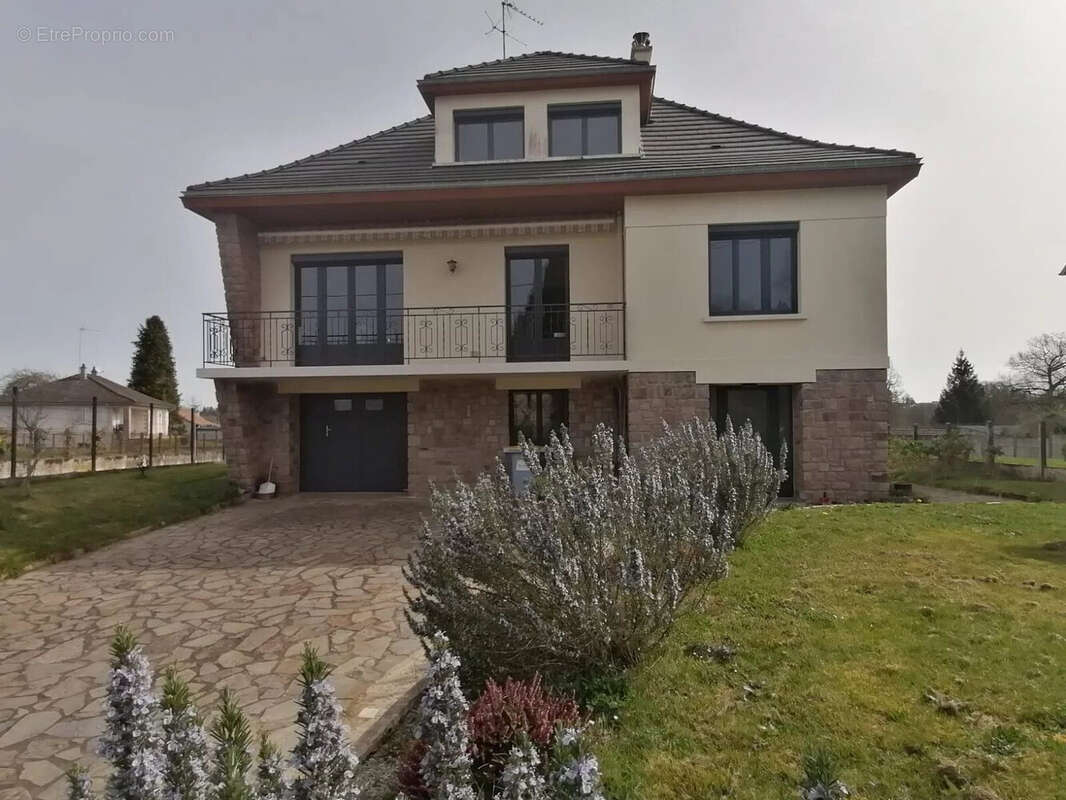 Maison à LA SOUTERRAINE