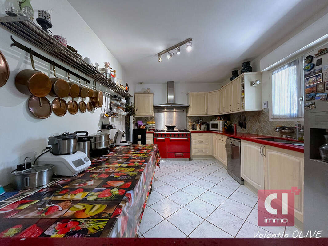Maison La Roquebrussanne 6 pièces 190 m2 avec dépendance. - photo 6