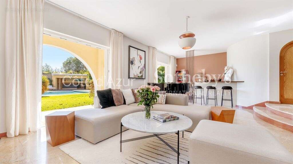 Exclusivité : Villa vue mer avec piscine - Golfe de Saint-Tropez - photo 4