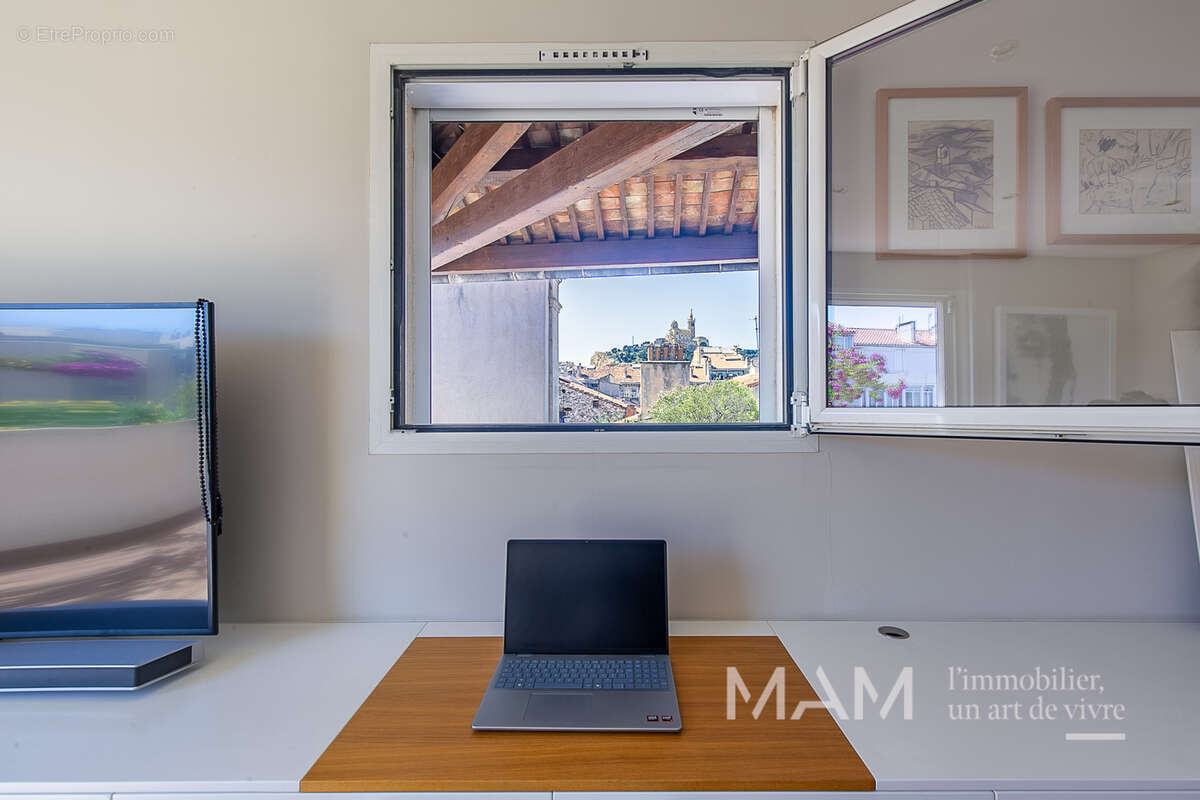 Appartement à MARSEILLE-6E