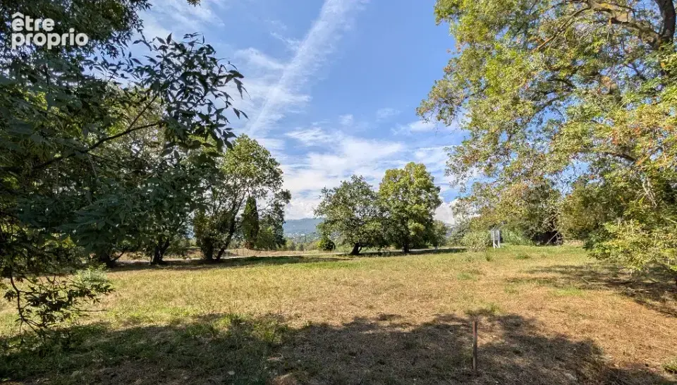 Terrain à CHATEAUNEUF-GRASSE