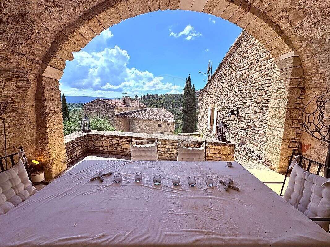 Maison à GORDES