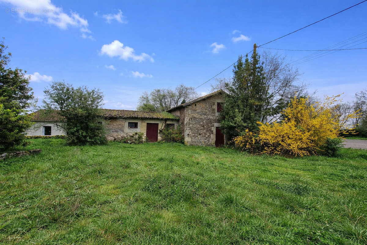 Photo 2 - Maison à SURIN