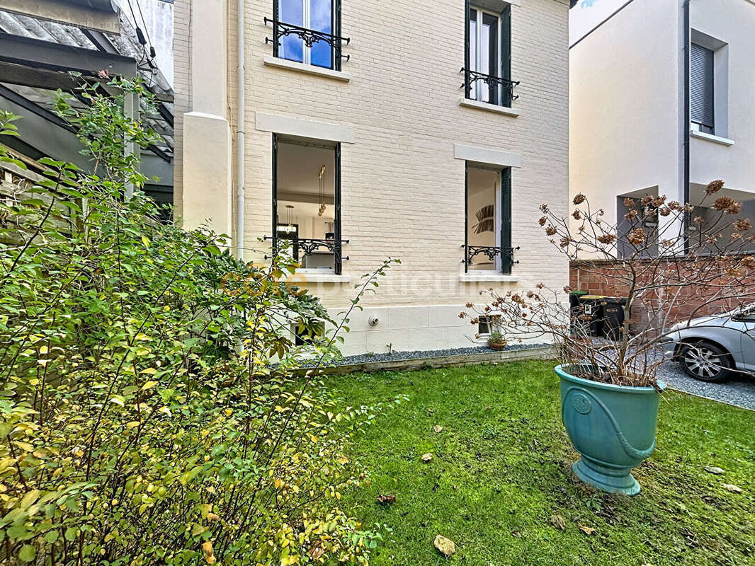 Maison à SAINT-MAUR-DES-FOSSES