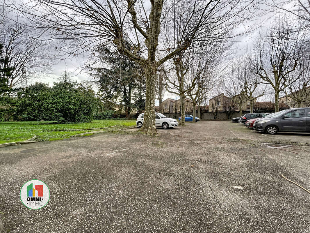 Appartement à PIERRE-BENITE