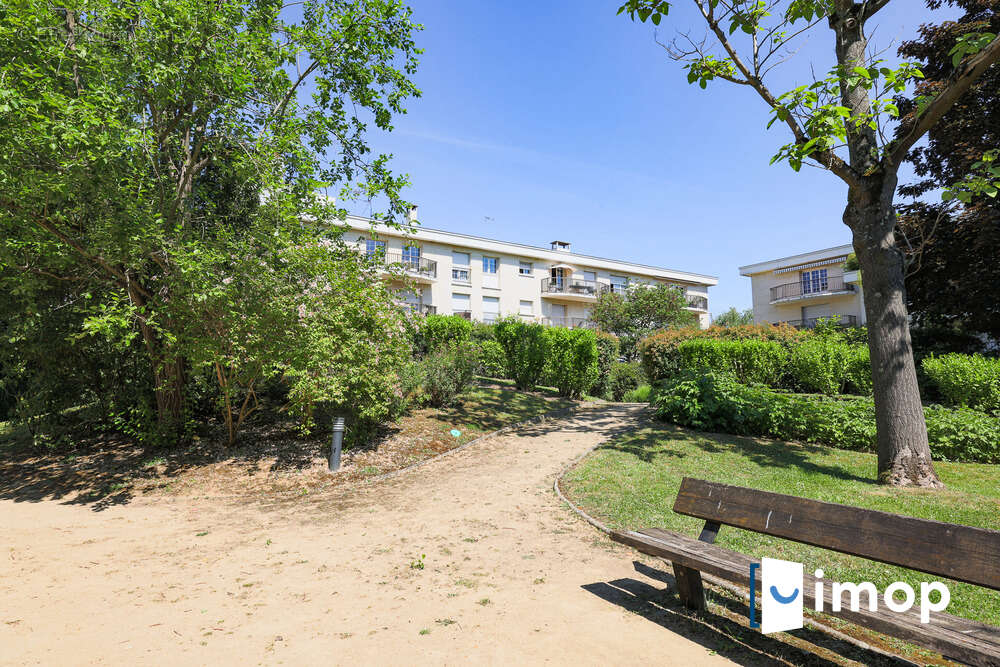 Appartement à LE PLESSIS-ROBINSON