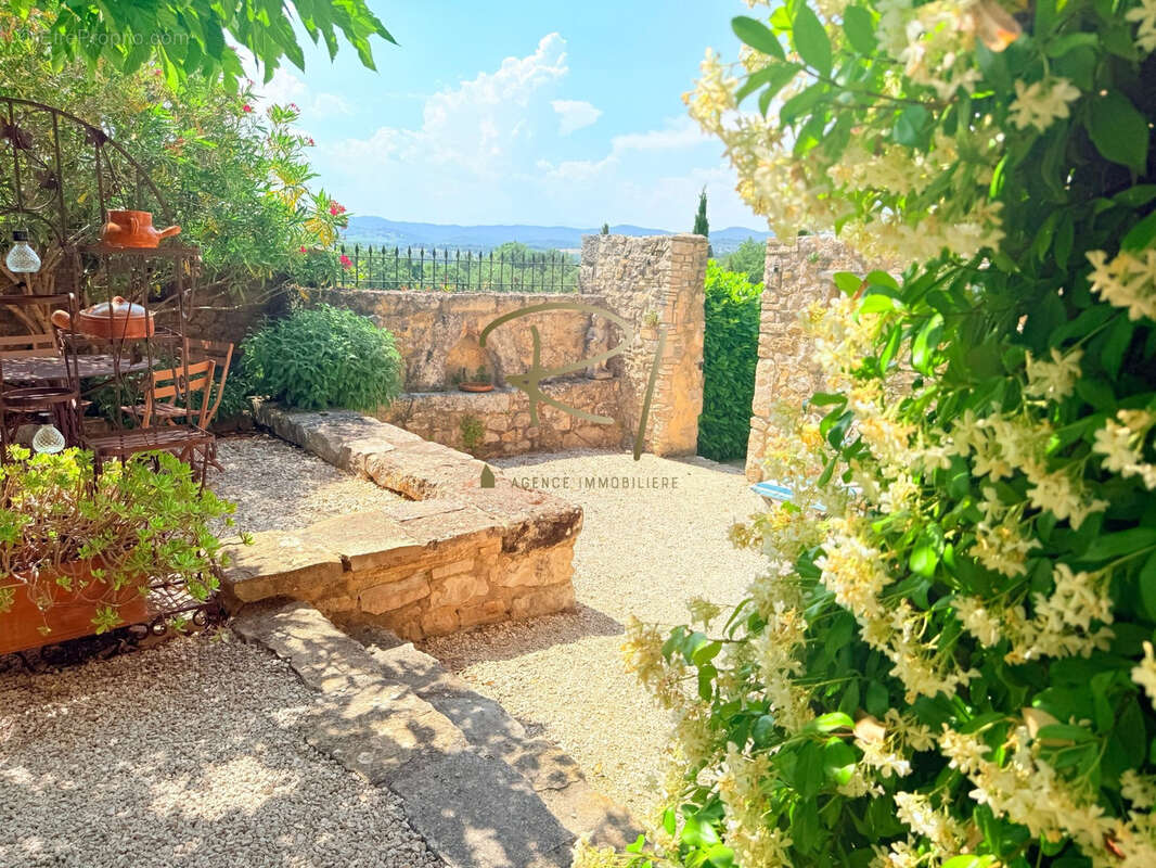 Maison à BARJAC