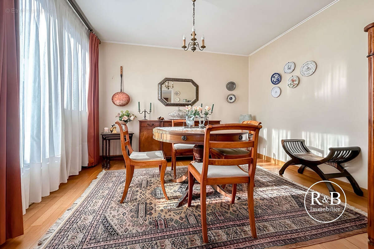 Appartement à LES CLAYES-SOUS-BOIS