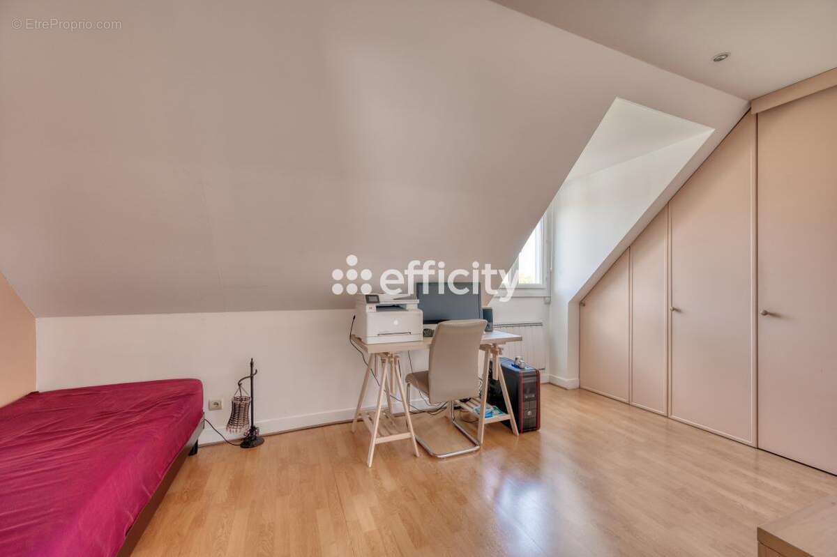 Maison à MERY-SUR-OISE