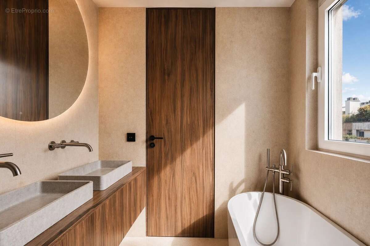 Appartement à PARIS-16E