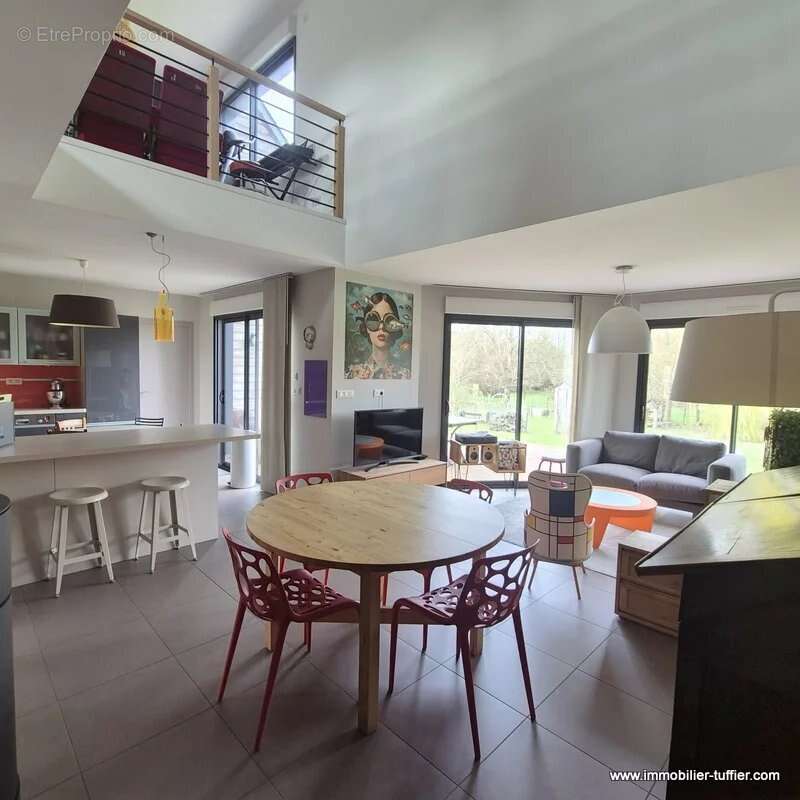 Maison à SAVIGNE-L'EVEQUE