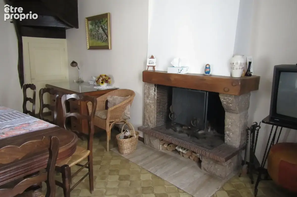Belle maison de village au coeur de la cité médiévale - photo 5
