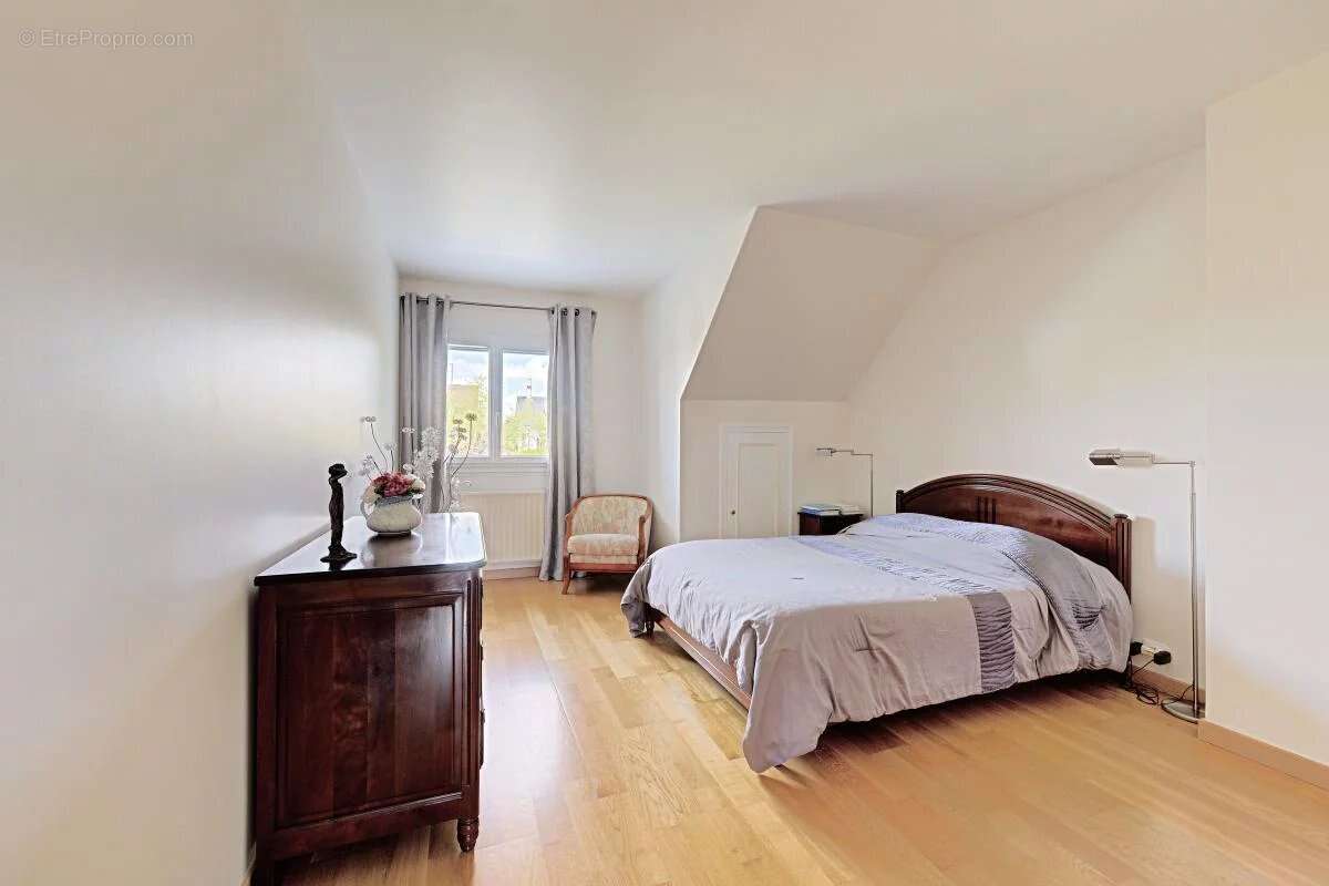 Maison à CHAMPS-SUR-MARNE