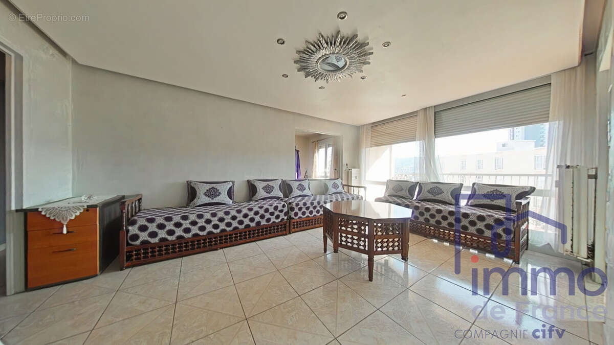 Appartement à SAINT-ETIENNE