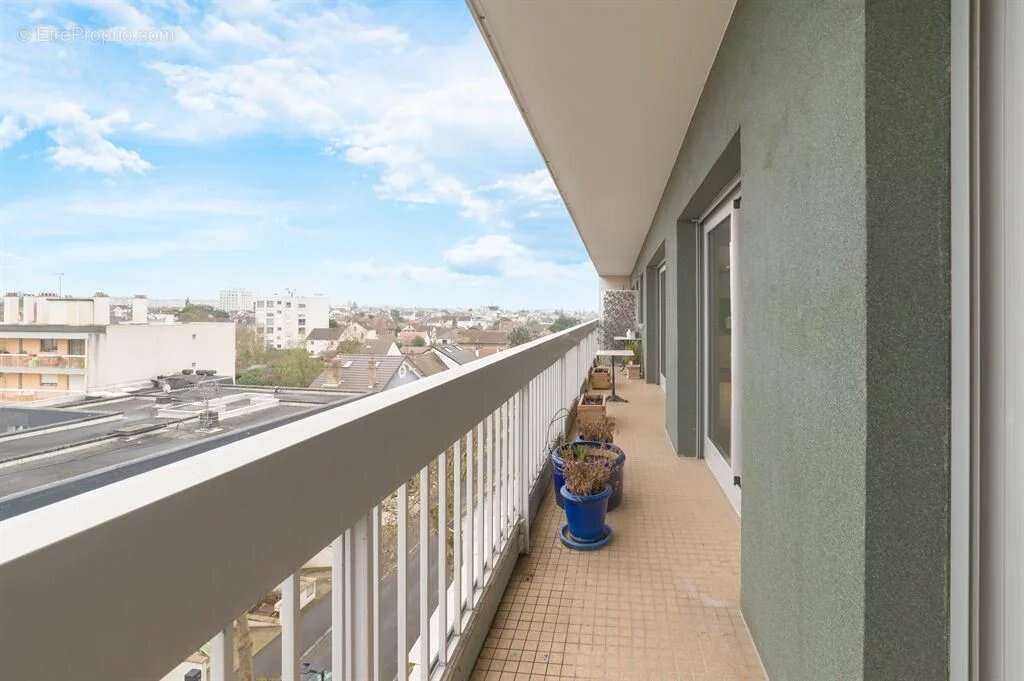 Appartement à SARTROUVILLE