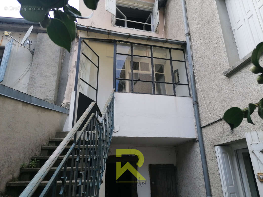 Maison à CAUDEBRONDE