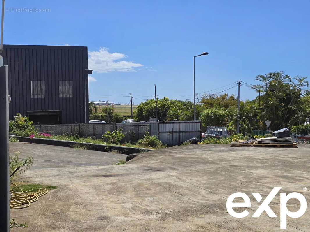 Commerce à SAINTE-MARIE