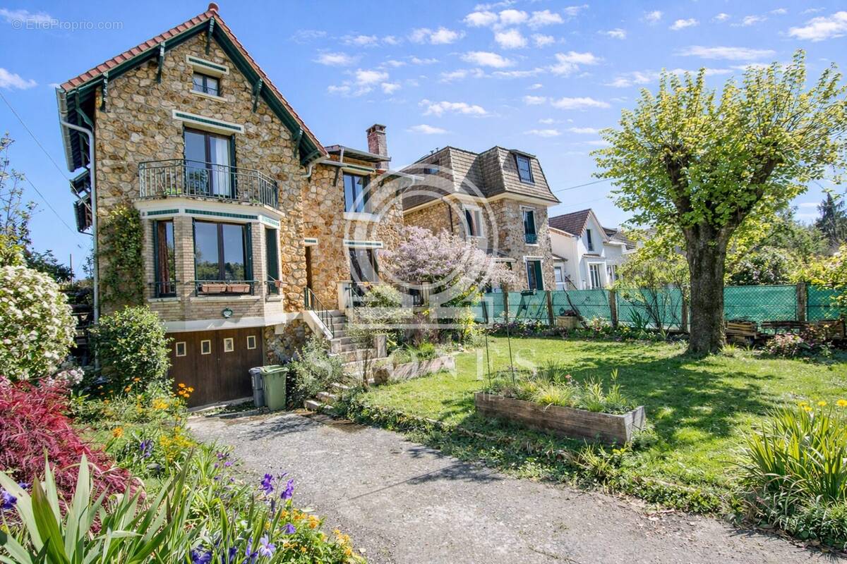 Maison à VAUCRESSON