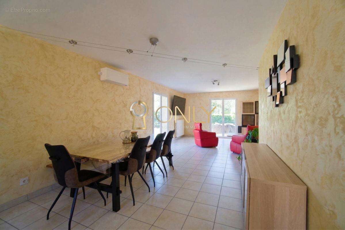 Maison à SAINTE-EUPHEMIE