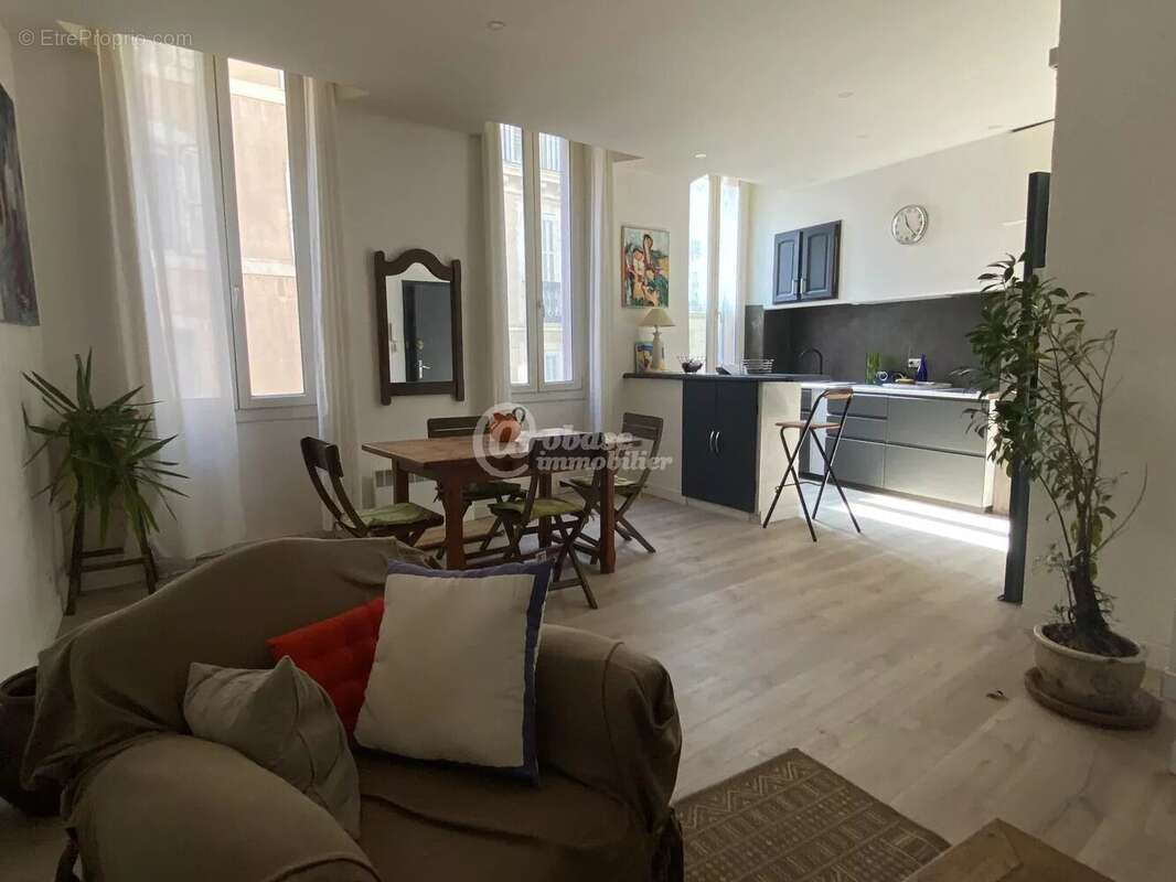 Appartement à MARSEILLE-6E
