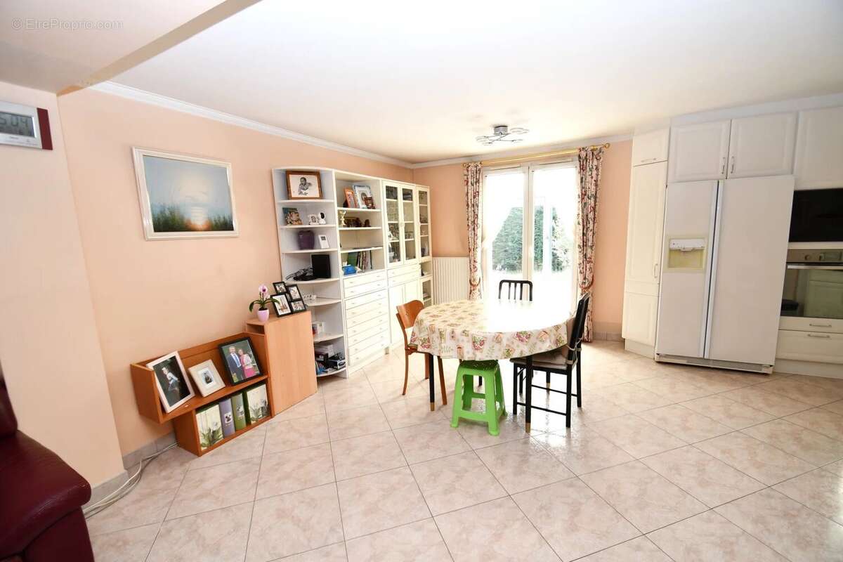 Maison 93 m² à Sevran  - photo 2