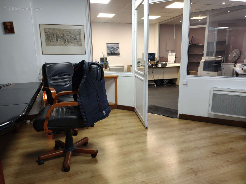 Commerce à COURBEVOIE