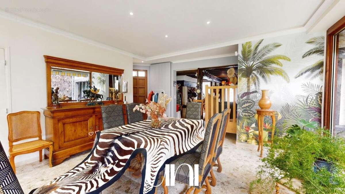 Maison à MEZIDON-CANON