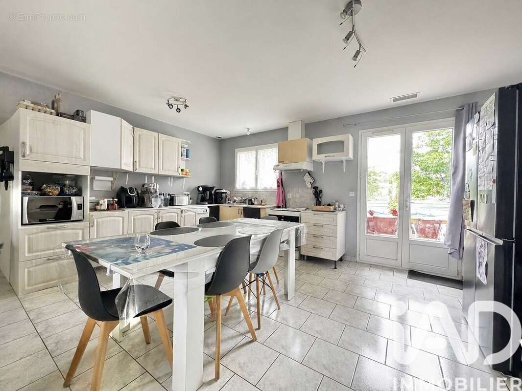 Photo 2 - Maison à MONTANS
