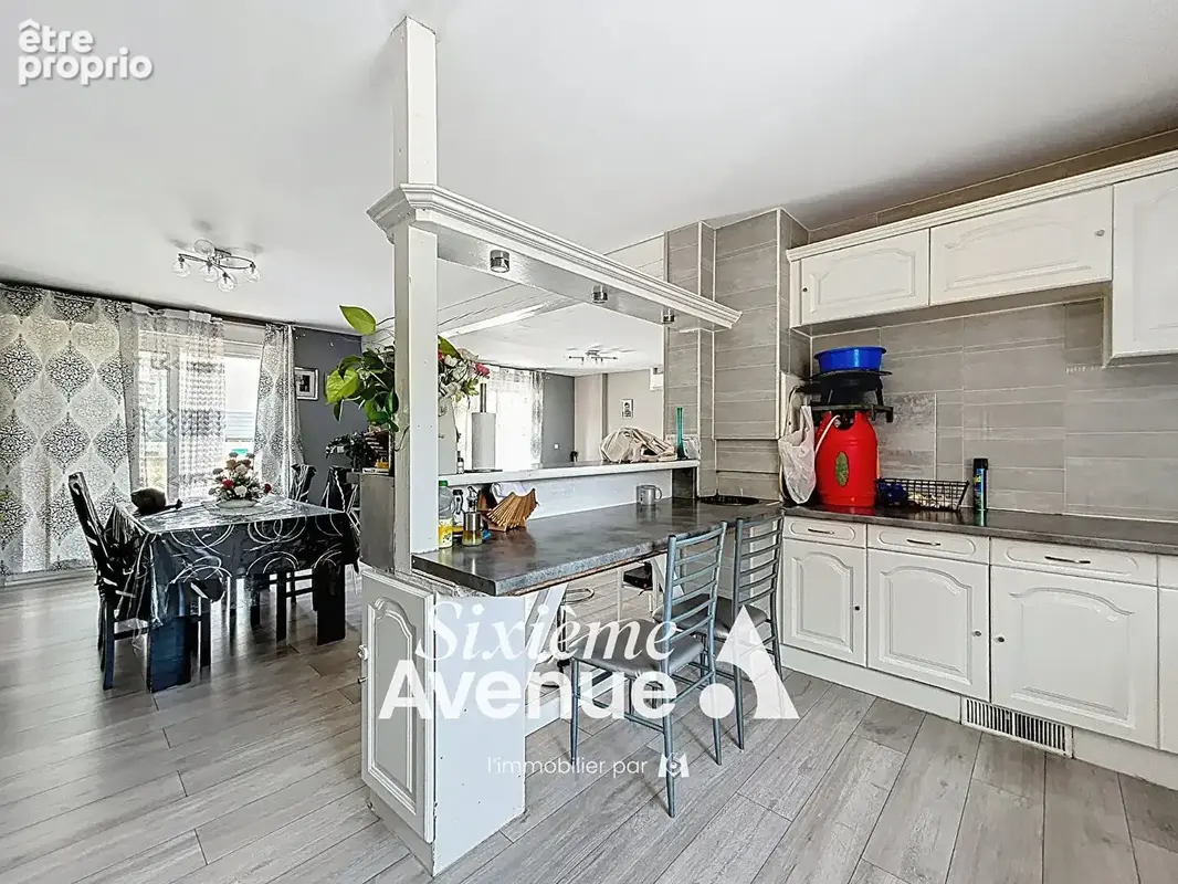 Maison Decines Charpieu 8 pièce(s) 185.53 m2 - photo 6
