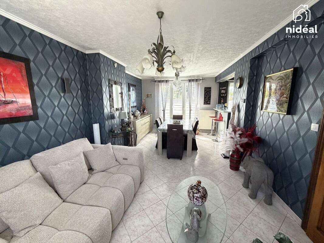 Maison à AULNOYE-AYMERIES