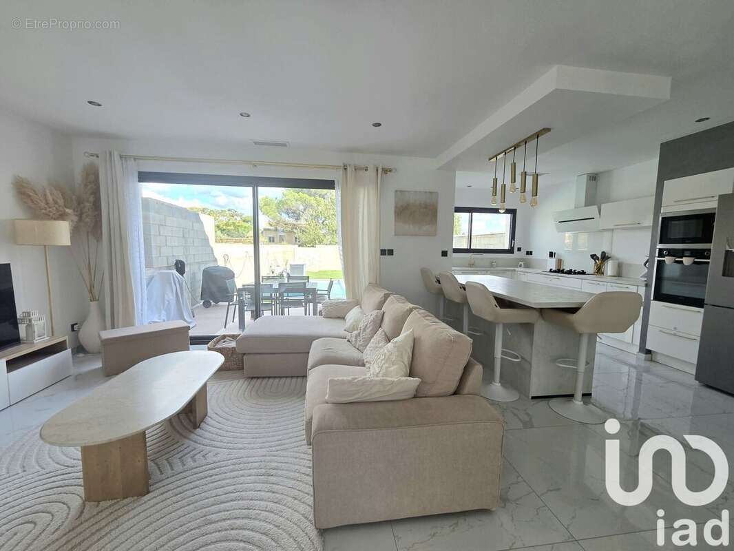 Photo 3 - Maison à ENTRAIGUES-SUR-LA-SORGUE