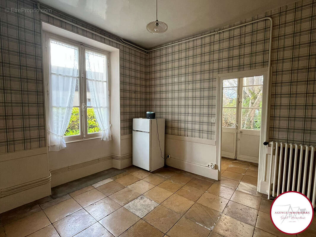 Maison à SAINT-AMAND-MONTROND